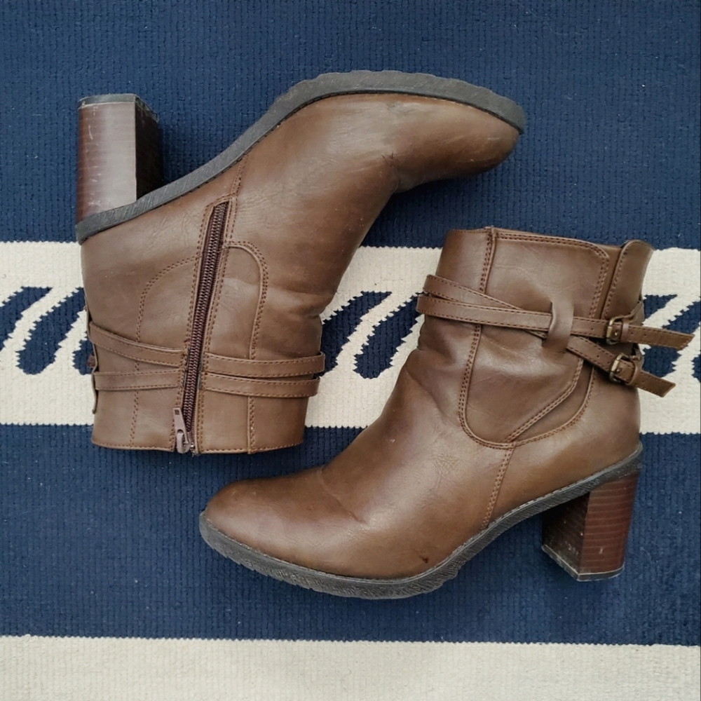 Brown high-heeled ankle booties size 10